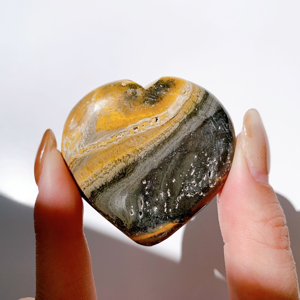 バンブルビージャスパー ハート型