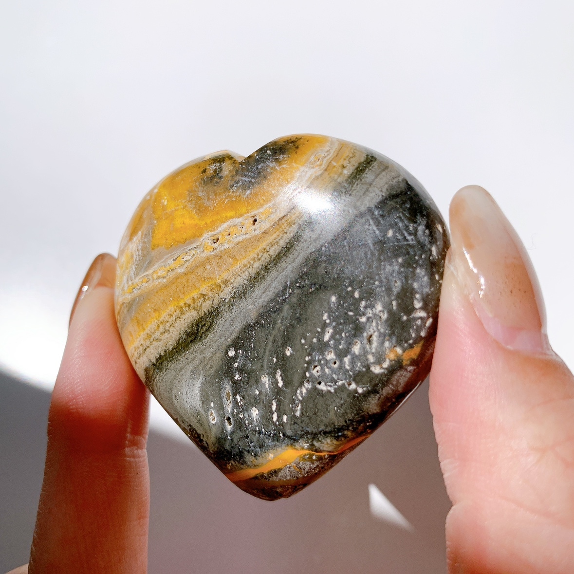 バンブルビージャスパー ハート型