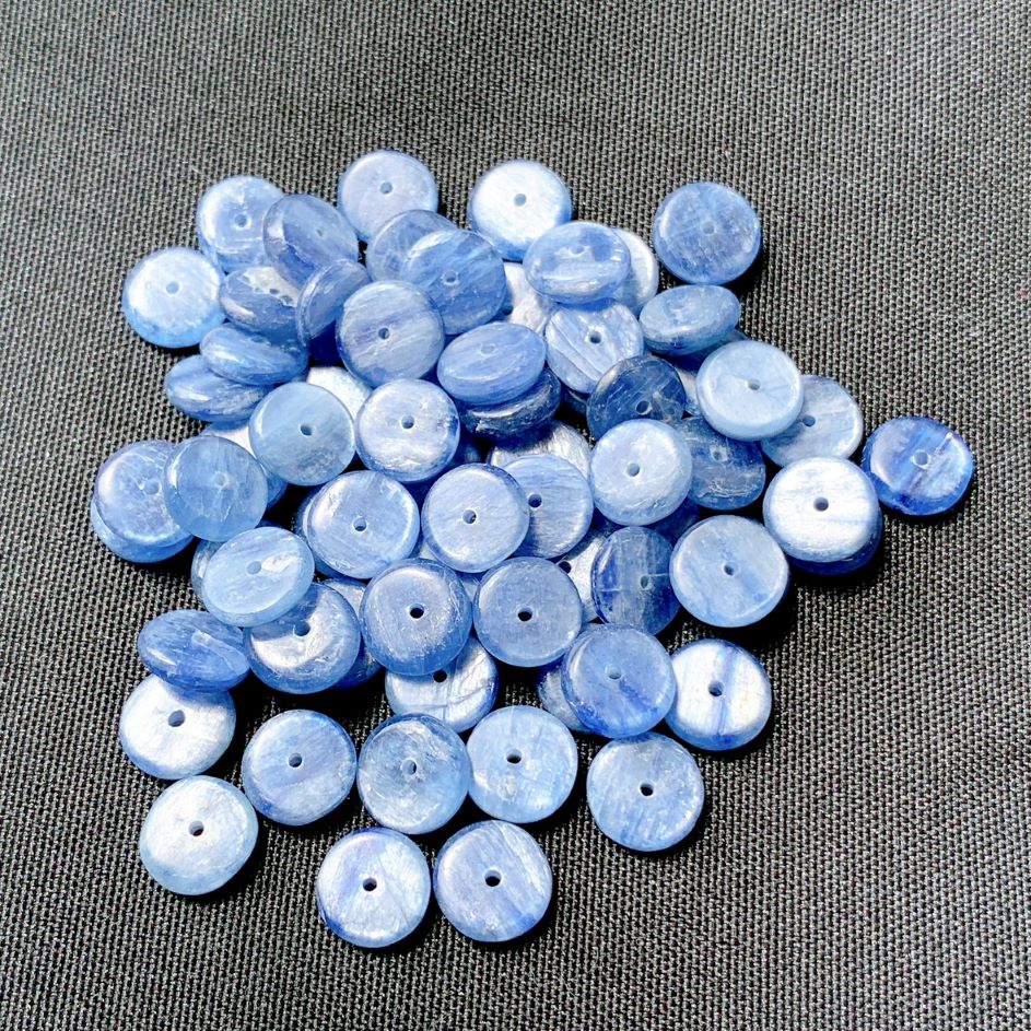 [137B]カイヤナイト ボタンカット(10mm)