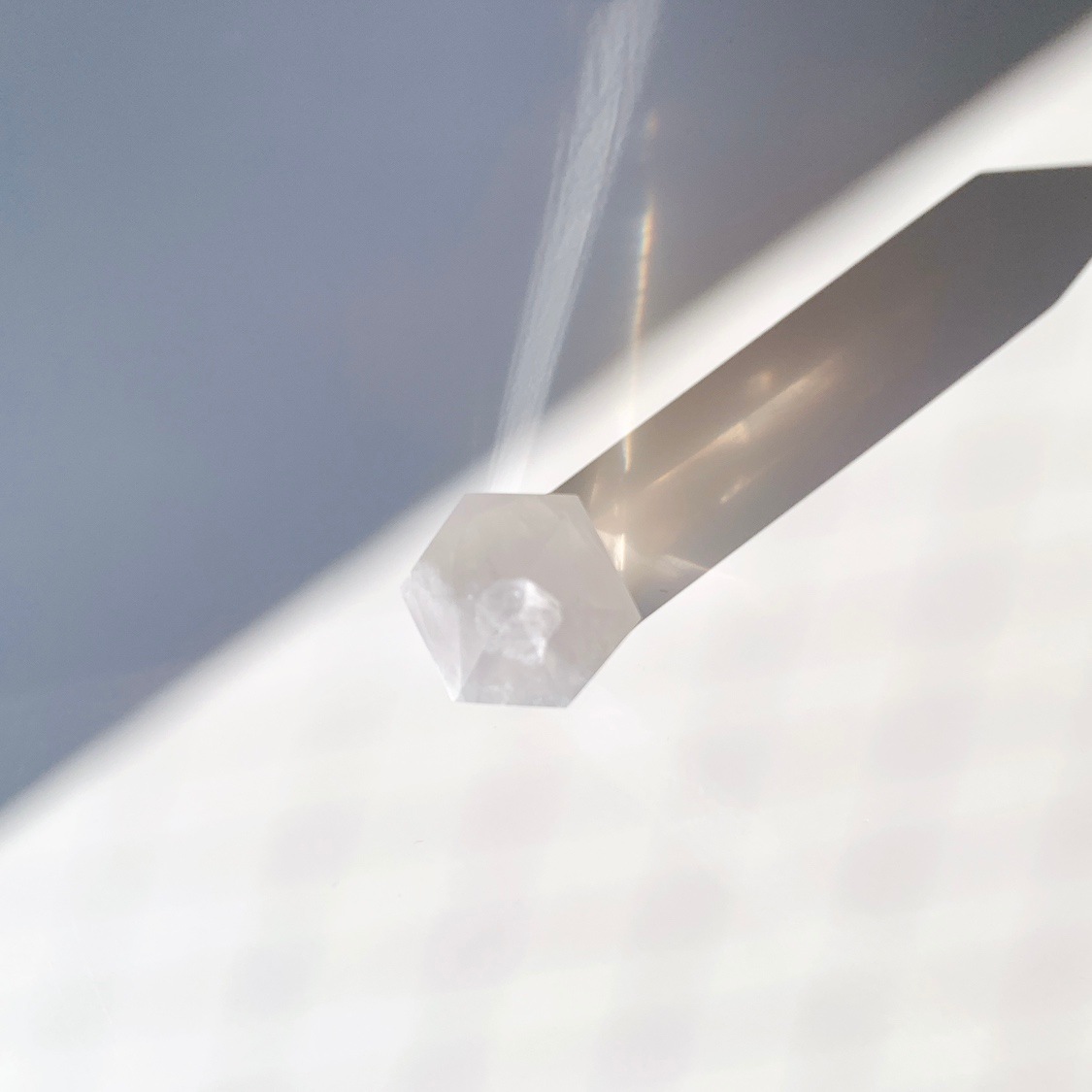 イットリウムフローライト ポイント | ポイント | Crystals by Purely