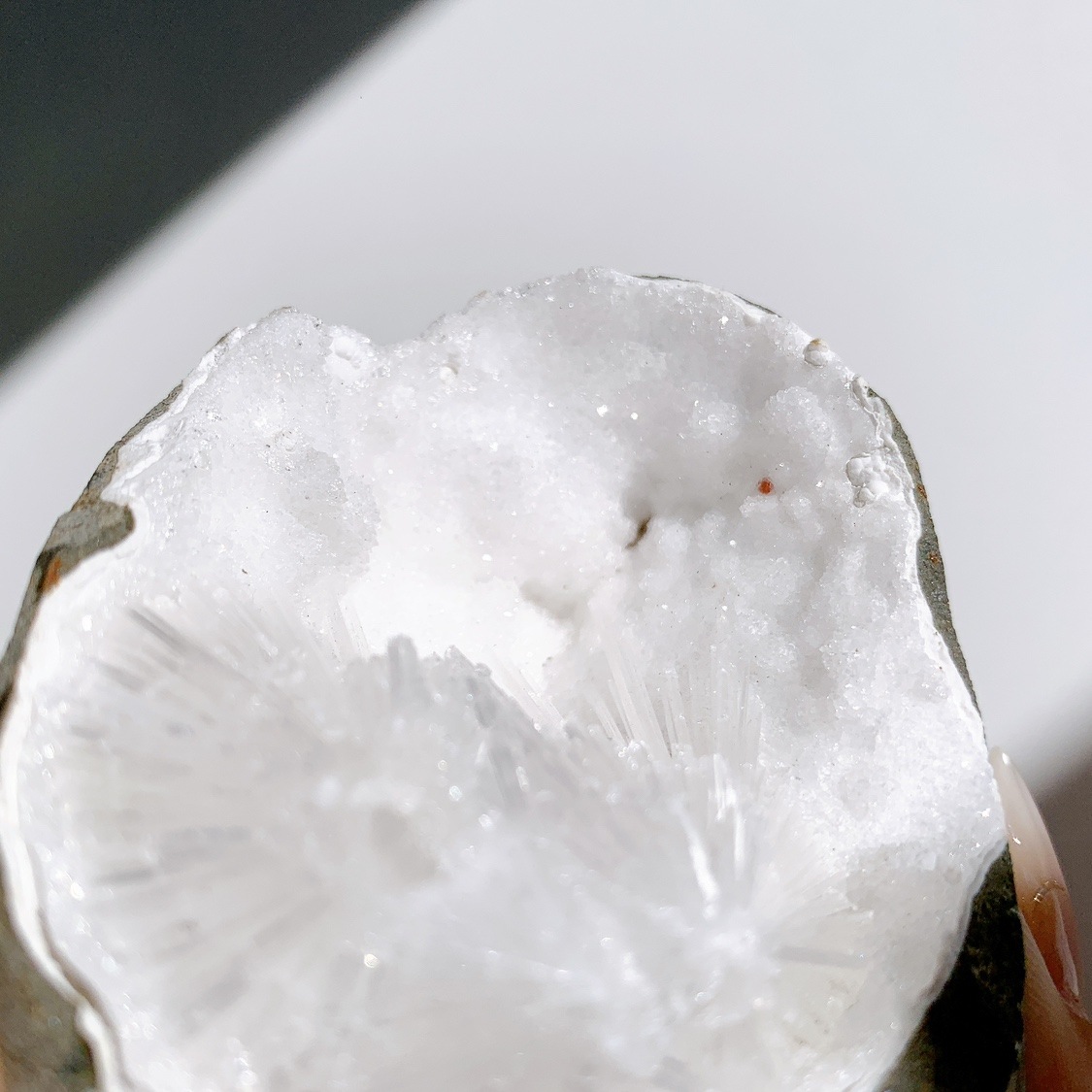スコレサイトwithカルセドニー 原石 | 原石 | Crystals by Purely
