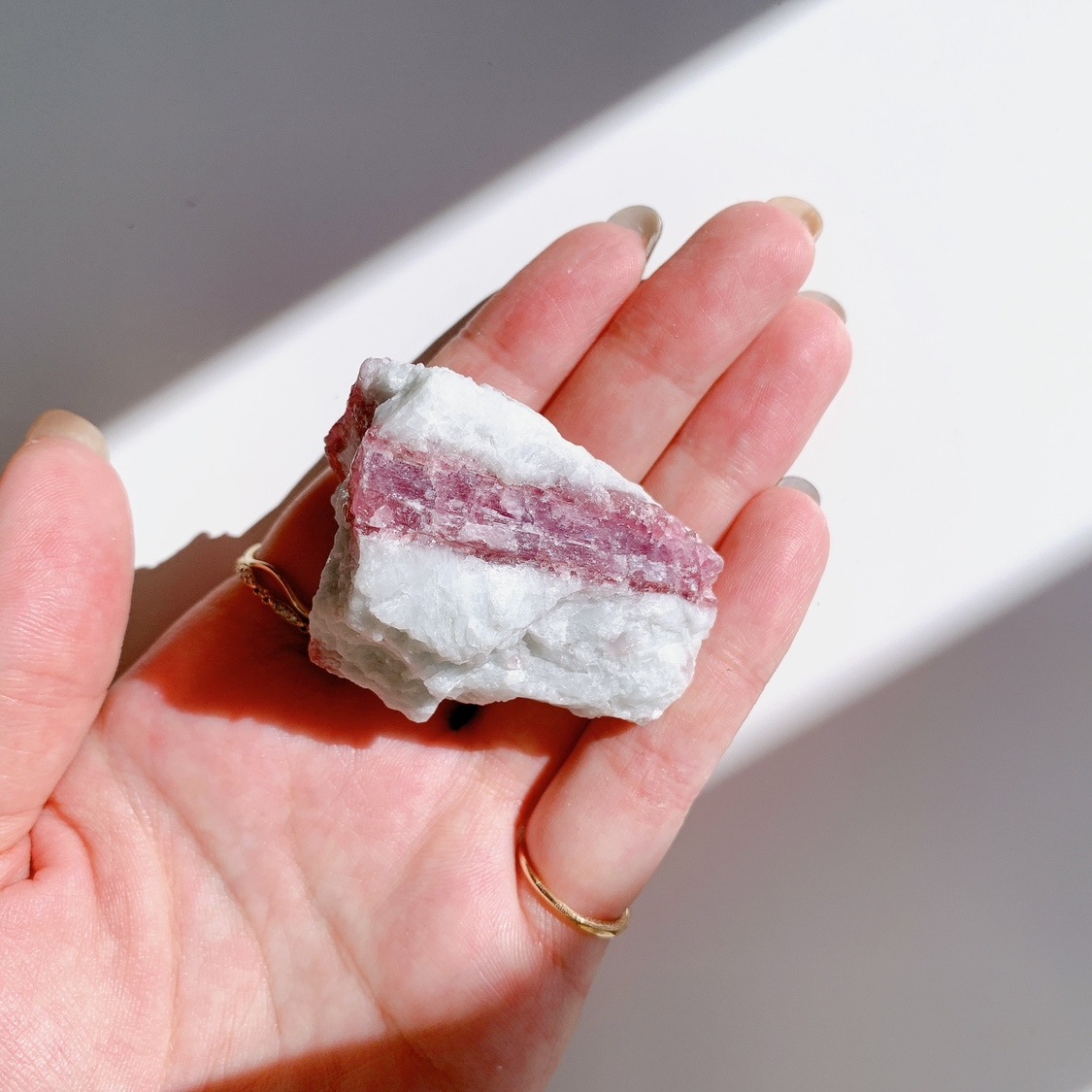 ピンクトルマリンonアルバイト 原石