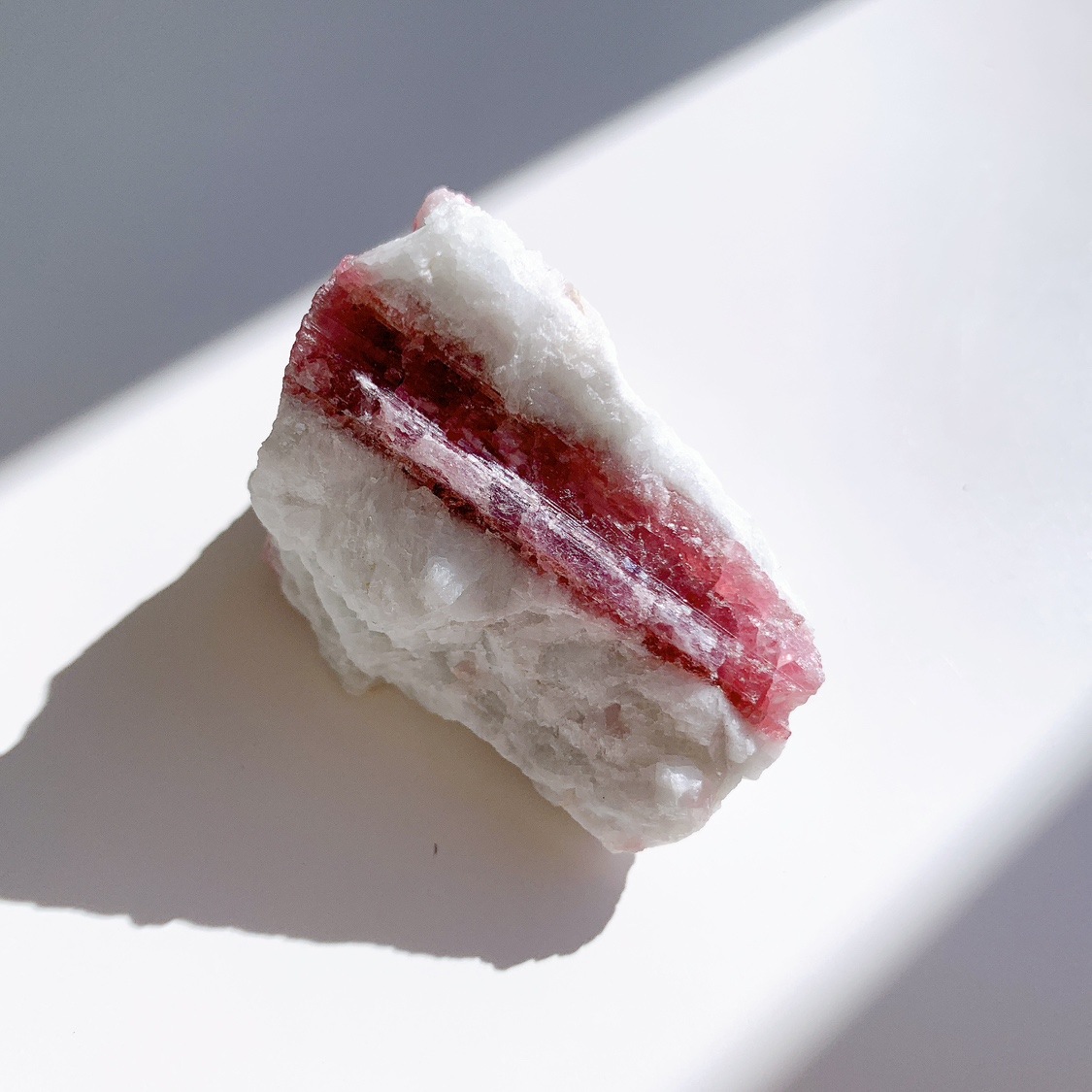 ピンクトルマリンonアルバイト 原石