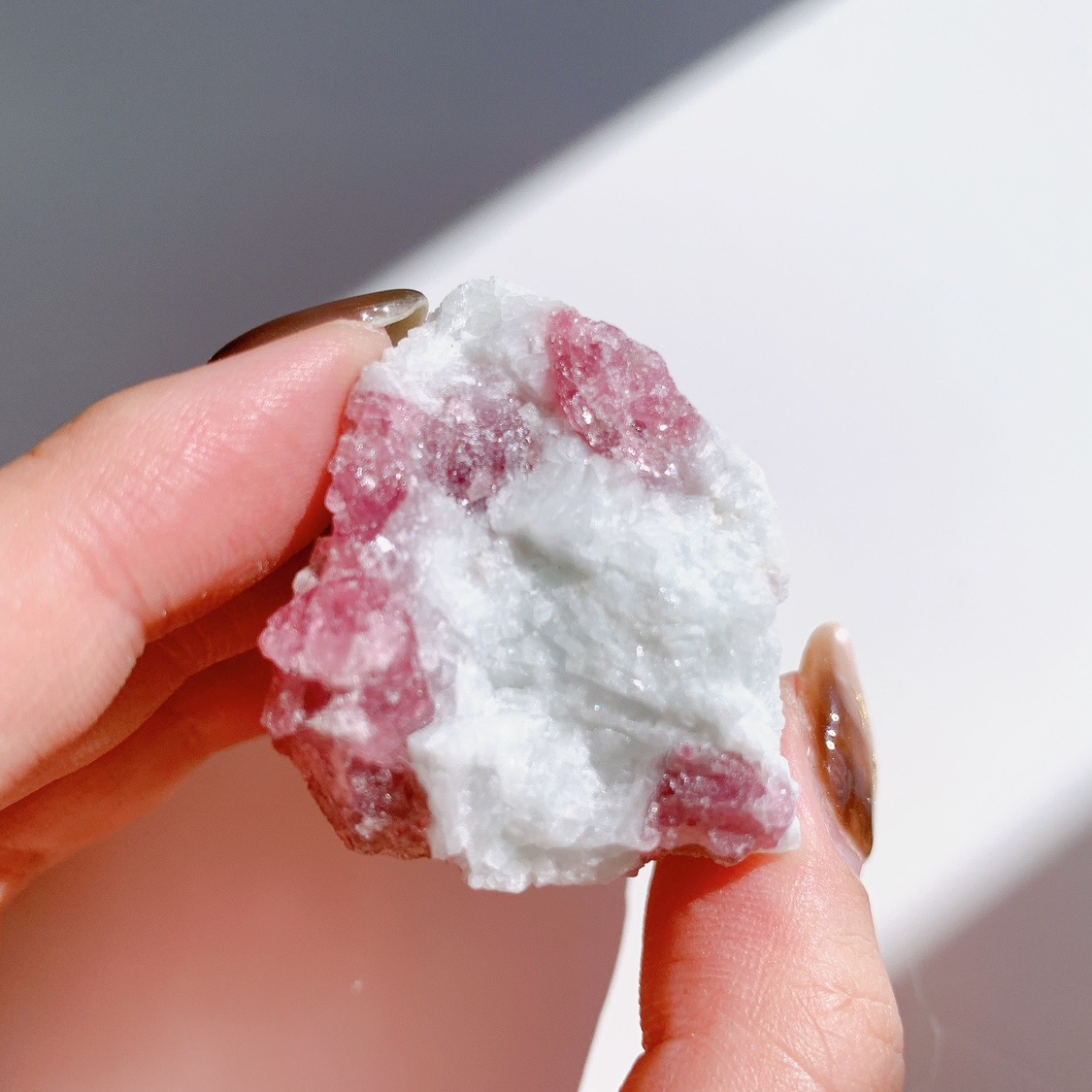 ピンクトルマリンonアルバイト 原石