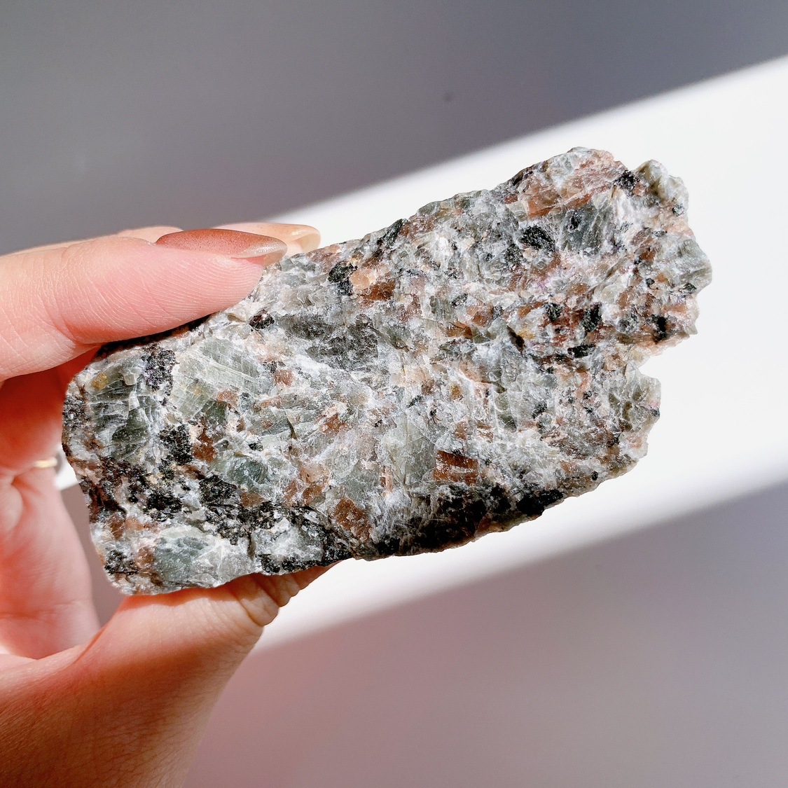 ユーパーライト　鉱石 ユーパーライト 原石 | 原石 | Crystals by Purely