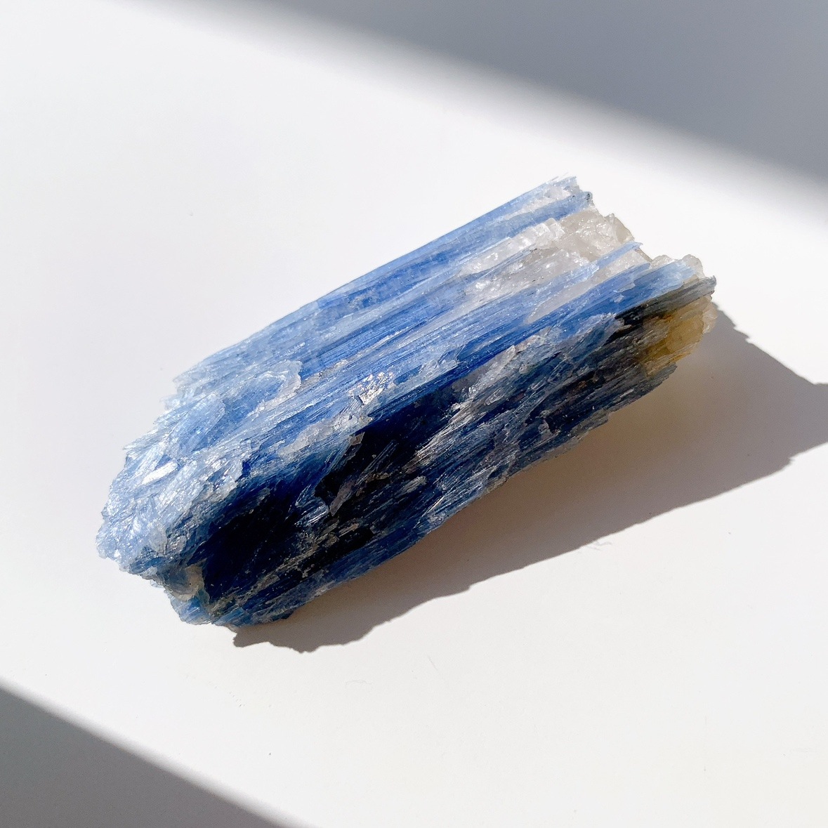 カイヤナイト 原石