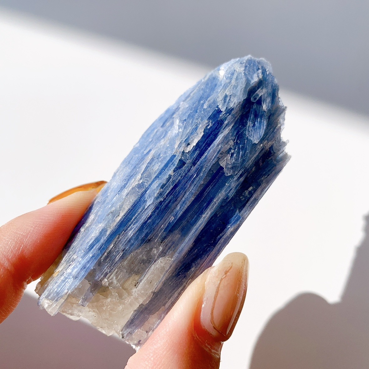 カイヤナイト 原石