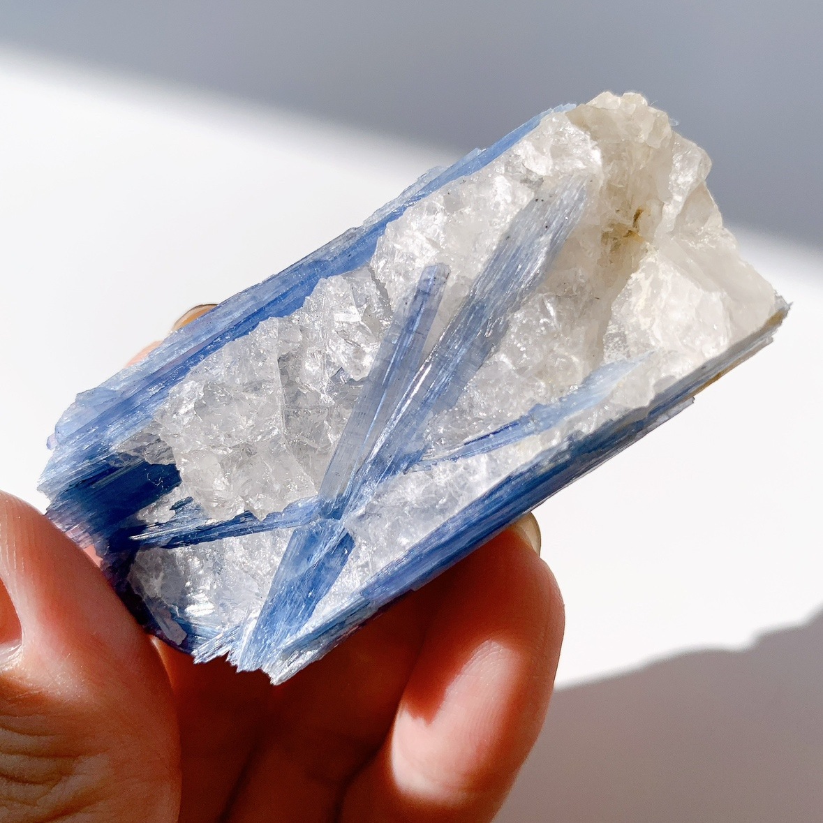 カイヤナイト 原石