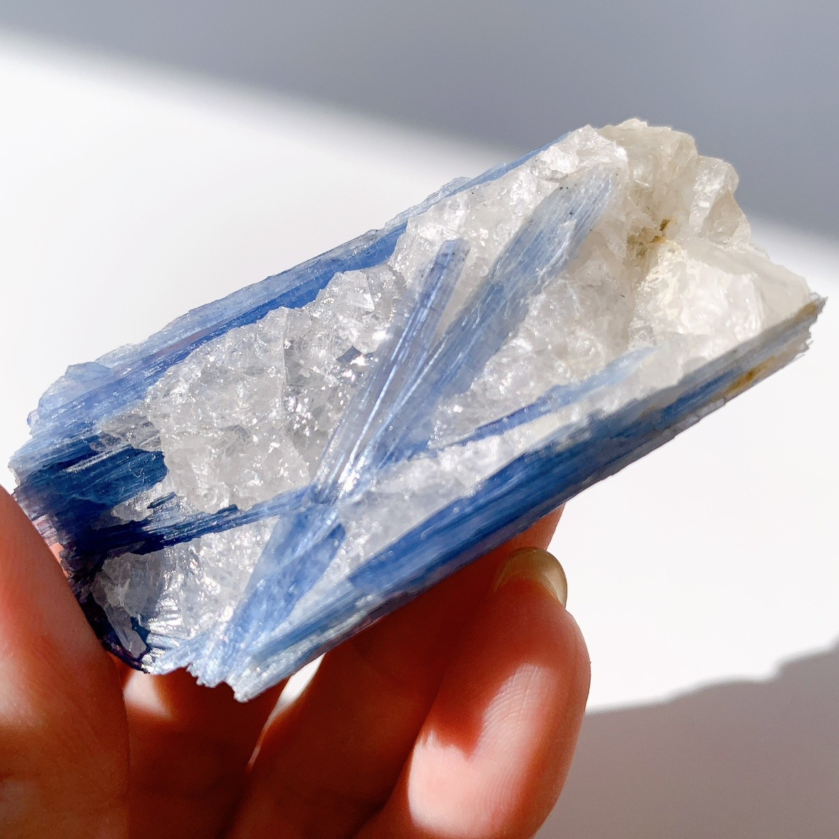 カイヤナイト 原石