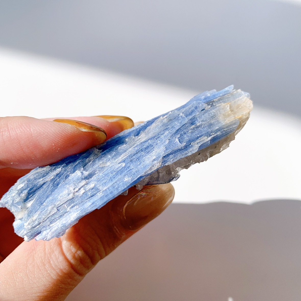 カイヤナイト 原石