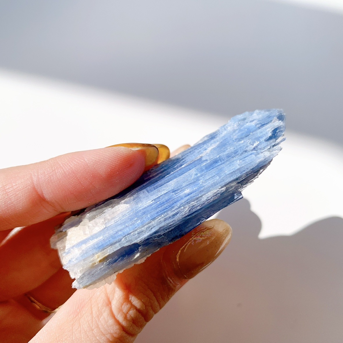 カイヤナイト 原石