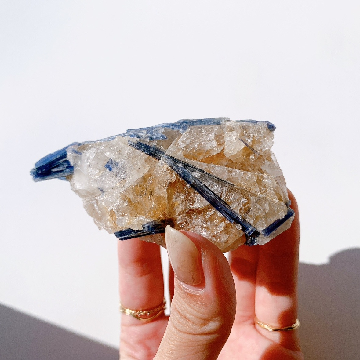 カイヤナイト 原石 母岩付き