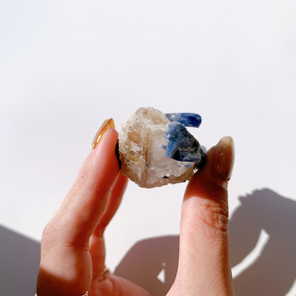 カイヤナイト 原石 母岩付き