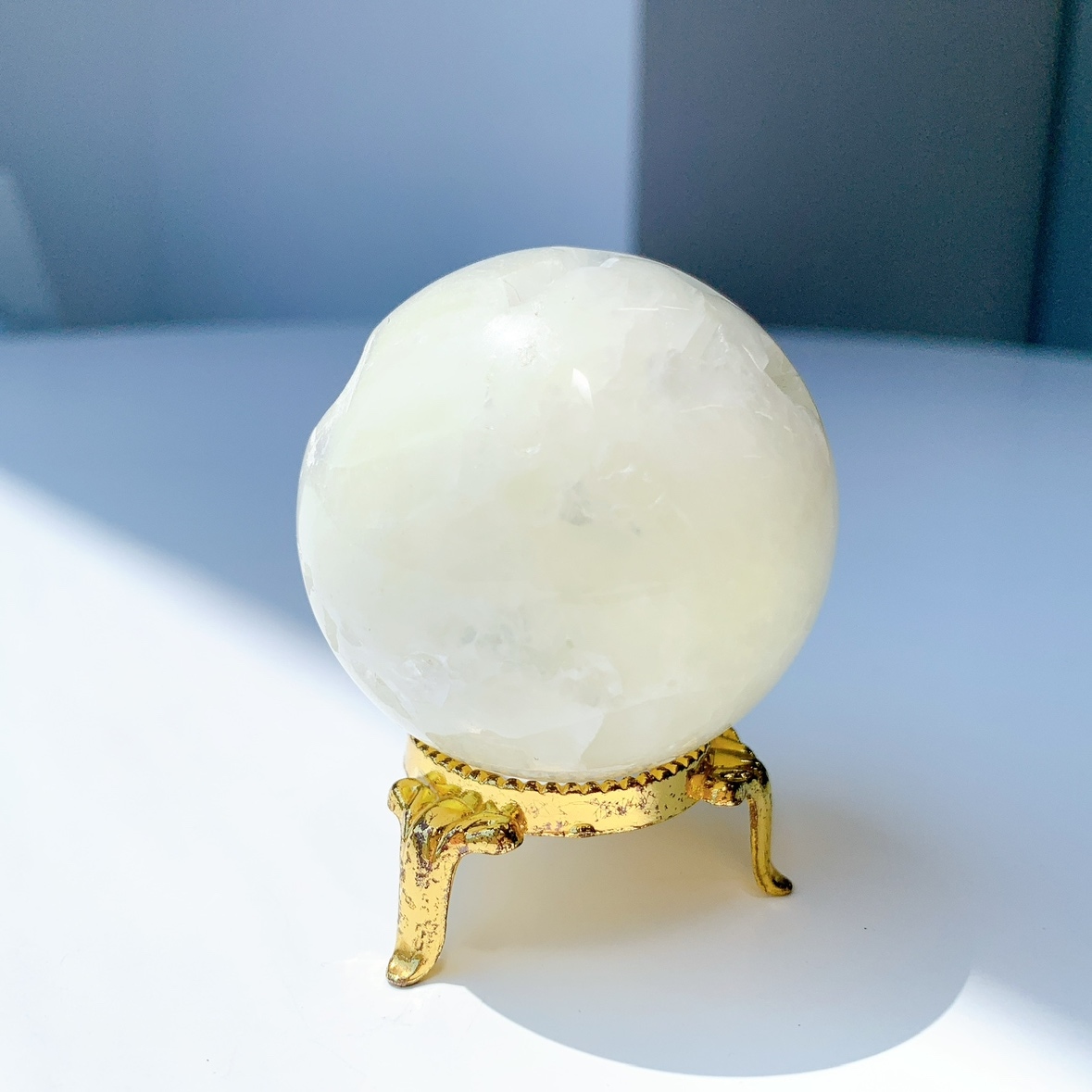 レモンクォーツ（サルファ入り水晶）丸玉