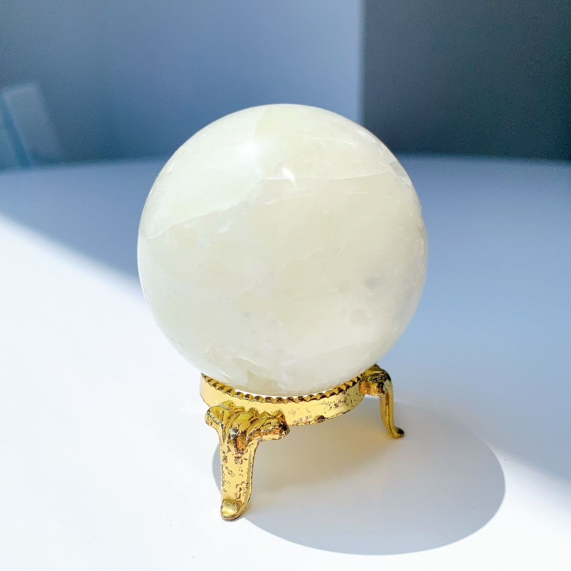 レモンクォーツ（サルファ入り水晶）丸玉