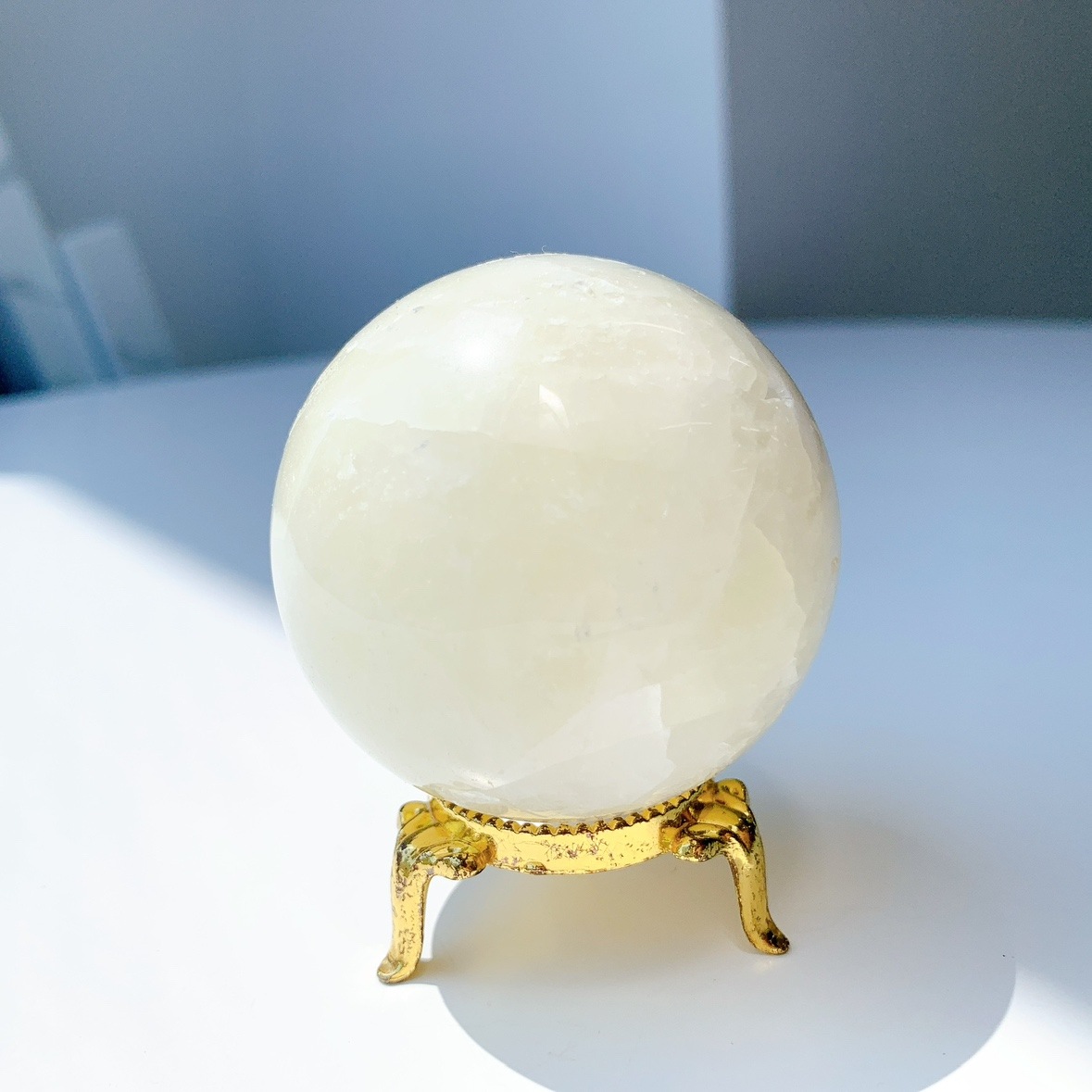 レモンクォーツ（サルファ入り水晶）丸玉