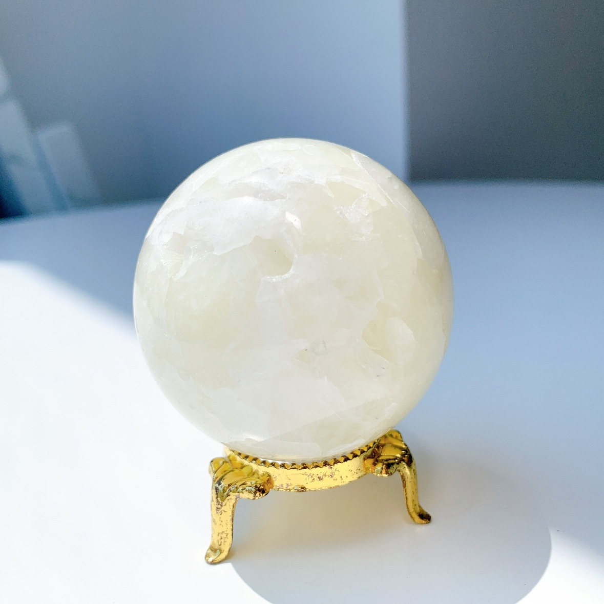 レモンクォーツ（サルファ入り水晶）丸玉
