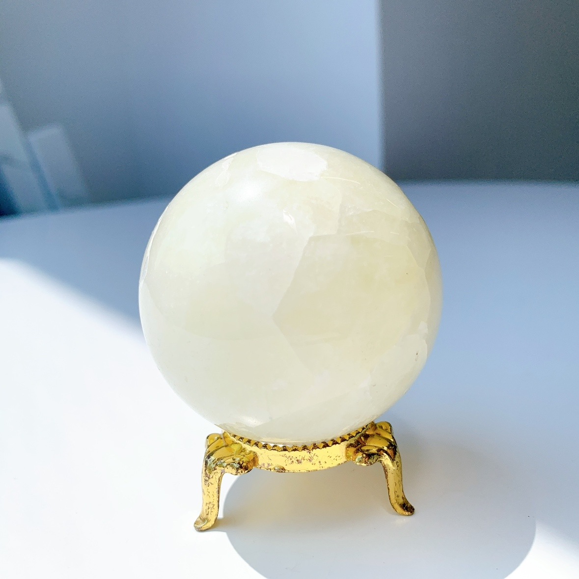 レモンクォーツ（サルファ入り水晶）丸玉