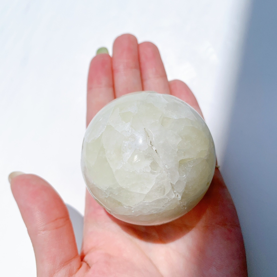 レモンクォーツ（サルファ入り水晶）丸玉