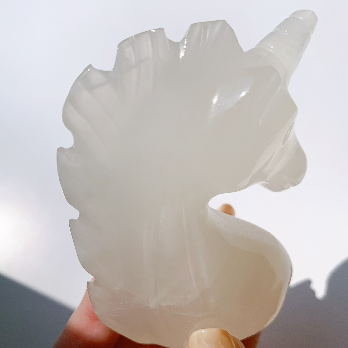ホワイトオニキス ユニコーン型 | ユニコーン型 | Crystals by Purely