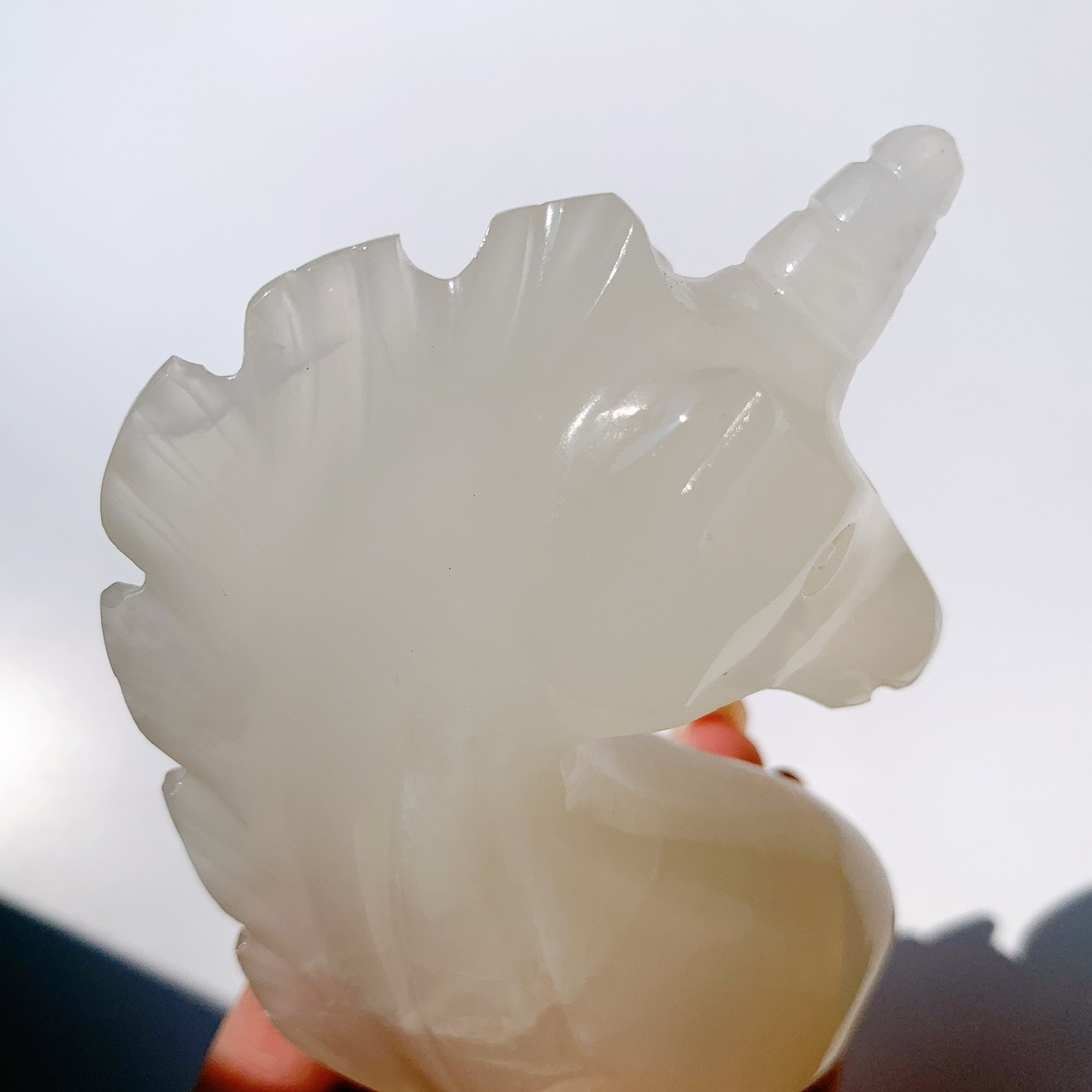 ホワイトオニキス ユニコーン型 | ユニコーン型 | Crystals by Purely