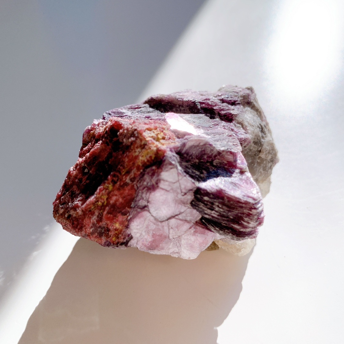 レピドライトwithピンクトルマリン 原石 | 原石 | Crystals by Purely