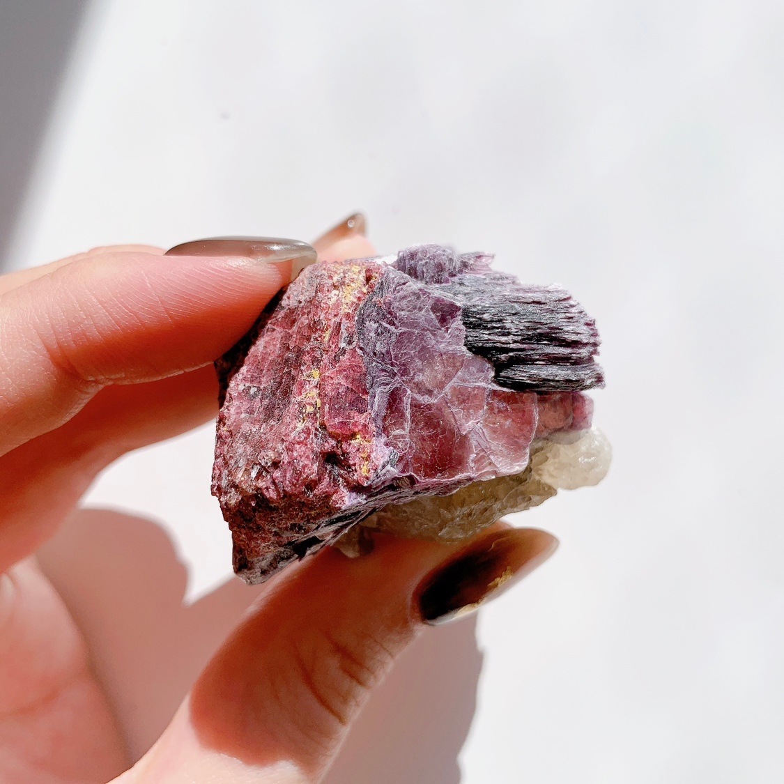 レピドライトwithピンクトルマリン 原石 | 原石 | Crystals by Purely
