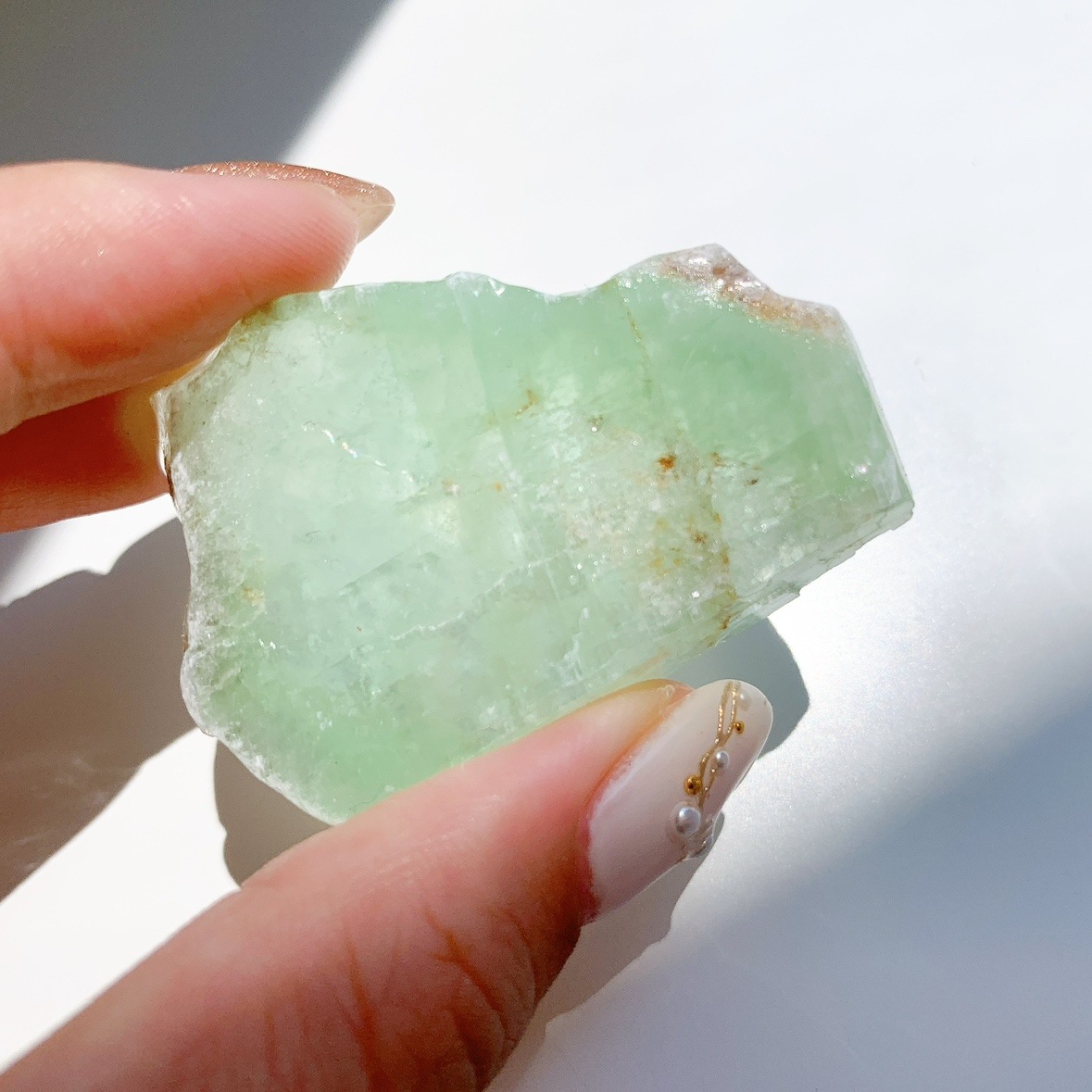 グリーンカルサイト最高品質 レインボー入 天然石 径11cm グリーンカル