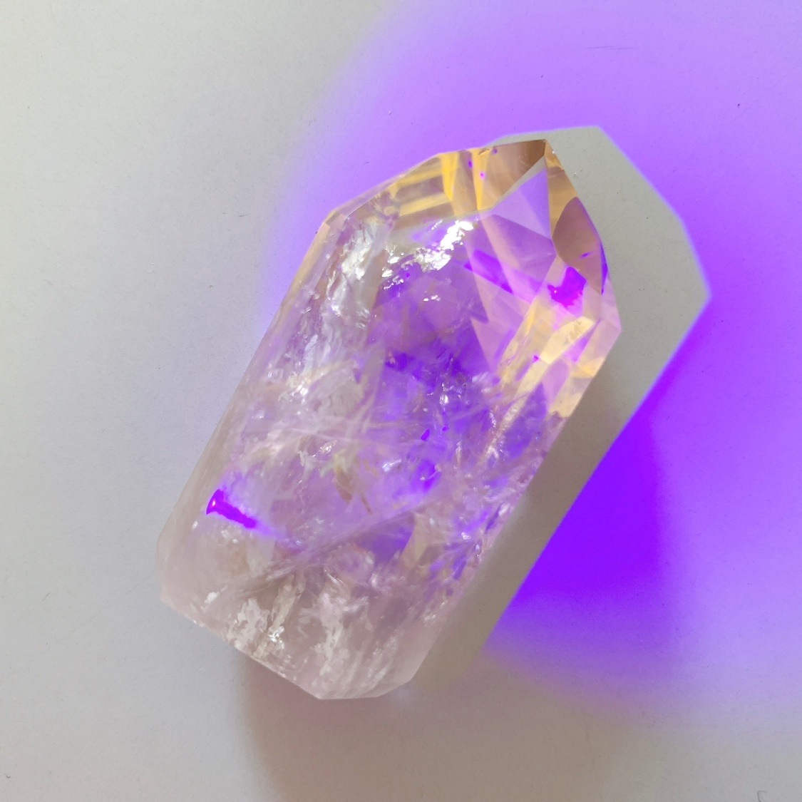 パウエライトファントムアメジスト ポイント | ポイント | Crystals by