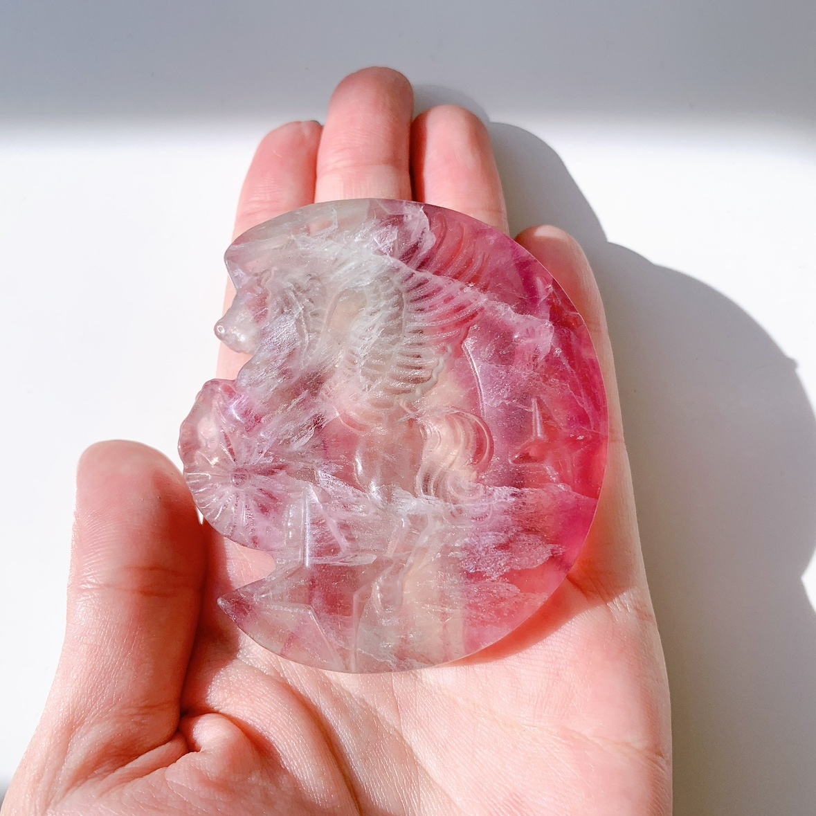 レインボーフローライト ユニコーン彫刻 | ユニコーン型 | Crystals by