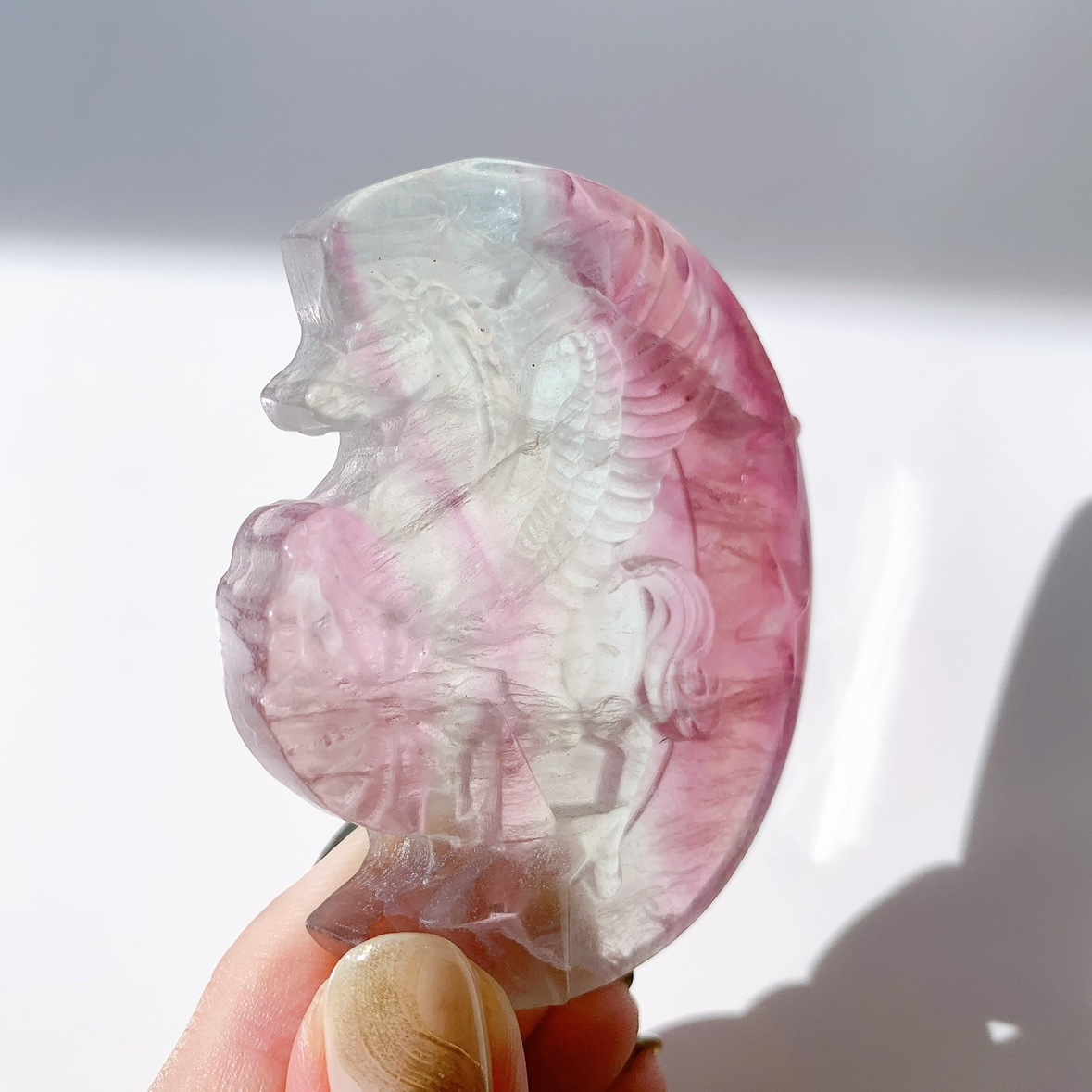 レインボーフローライト ユニコーン彫刻 | ユニコーン型 | Crystals by