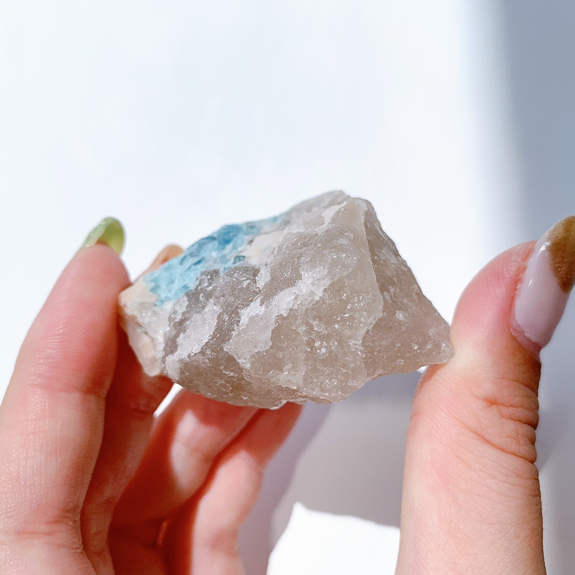 アクアマリン 原石 母岩付き　