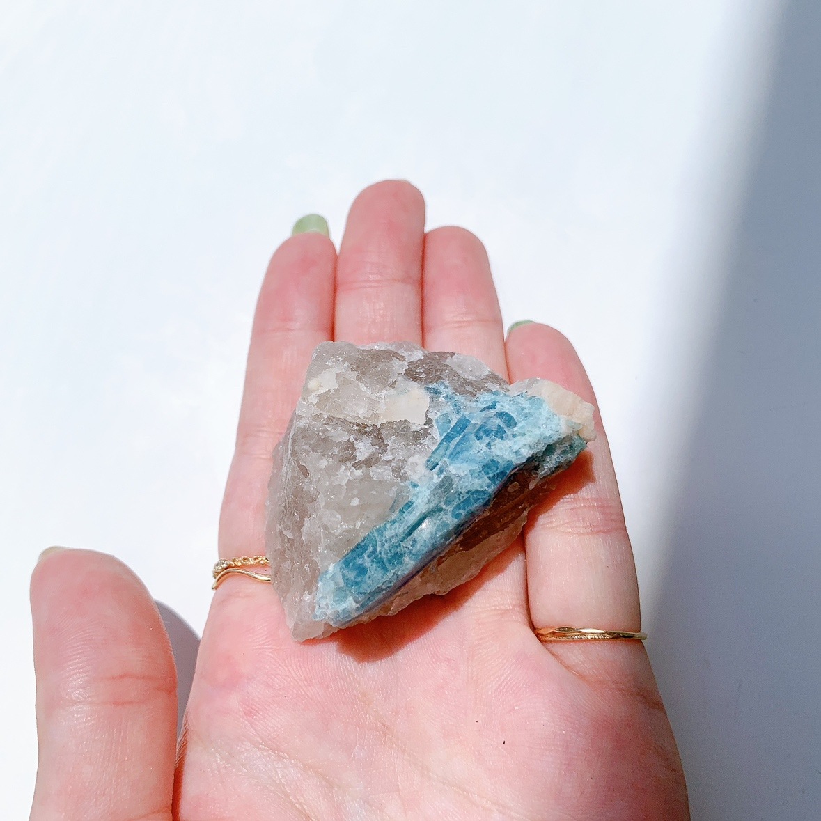アクアマリン 原石 母岩付き　