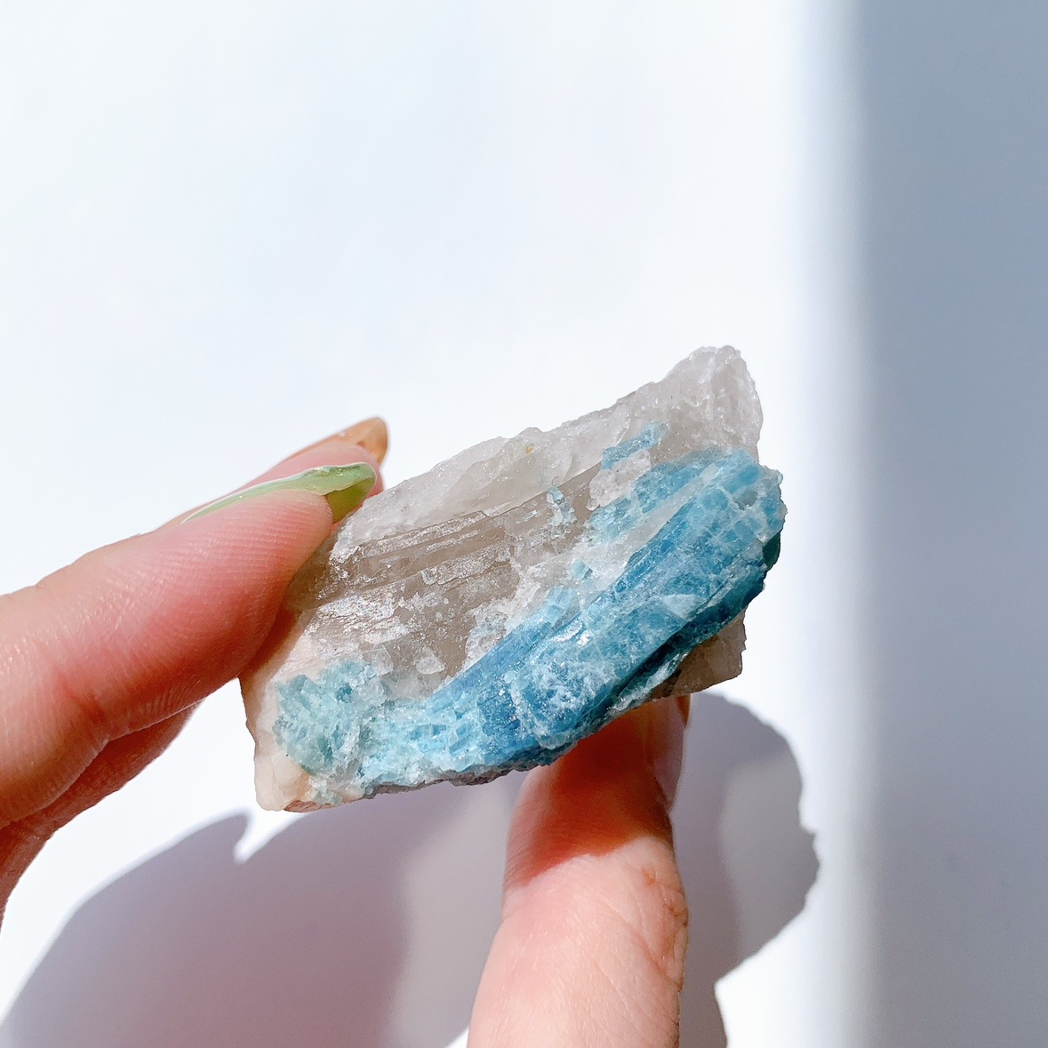 アクアマリン 原石 母岩付き　