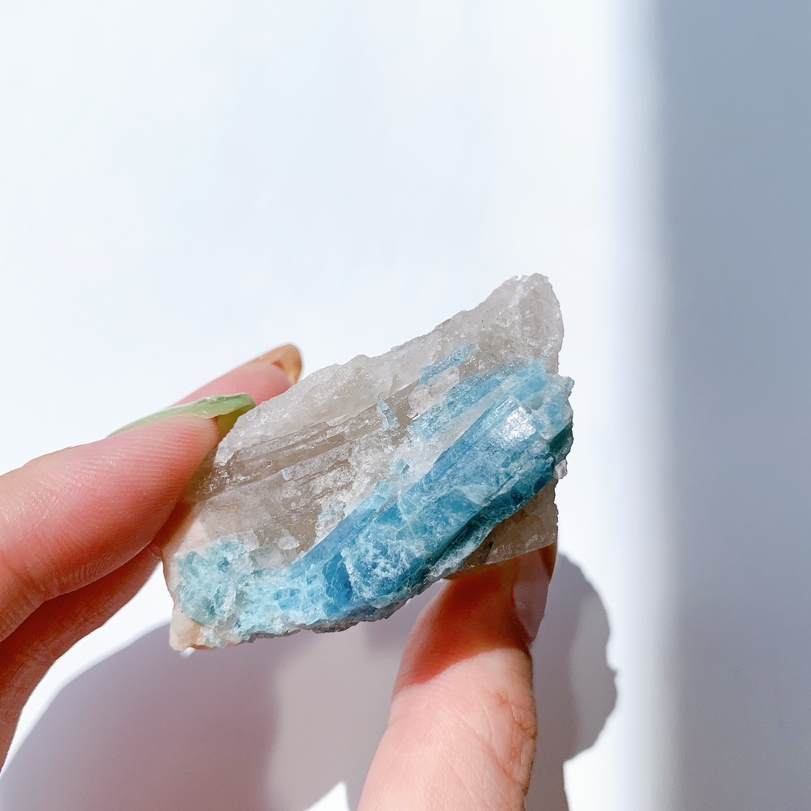 アクアマリン 原石 母岩付き　