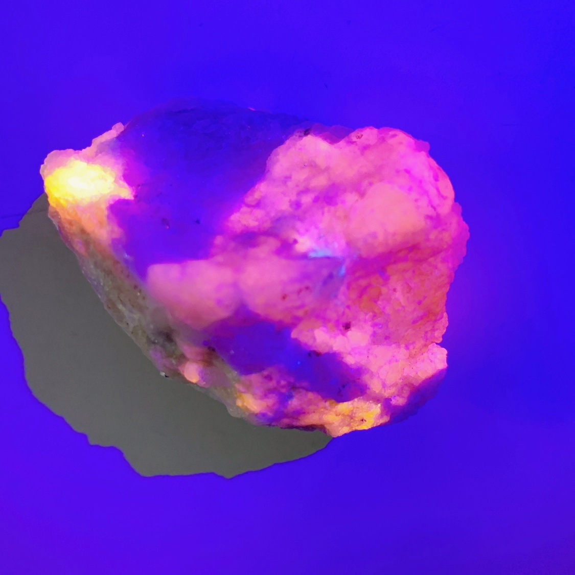 ハックマナイト原石H/鉱物標本/最大サイズ青紫 ハックマナイト 原石 | 原石 | Crystals by Purely