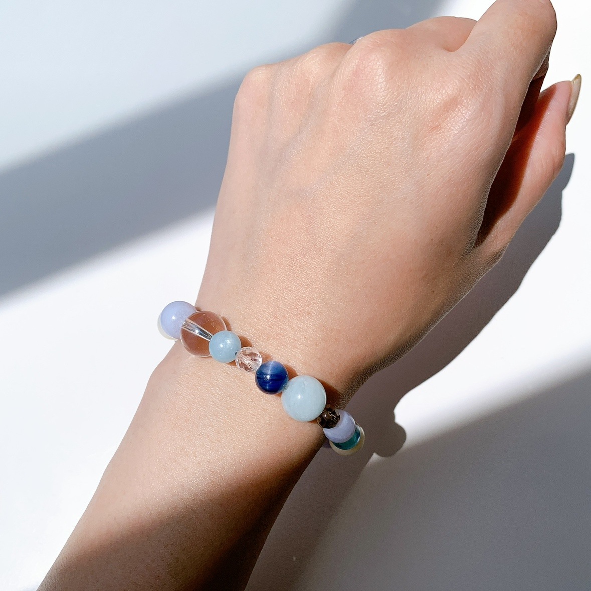 [113Y]カイヤナイト,水晶,アクアマリン,スモーキークォーツ,ブルーレースアゲート,アクアオーラ,マザーオブパール,アマゾナイト ブレスレット
