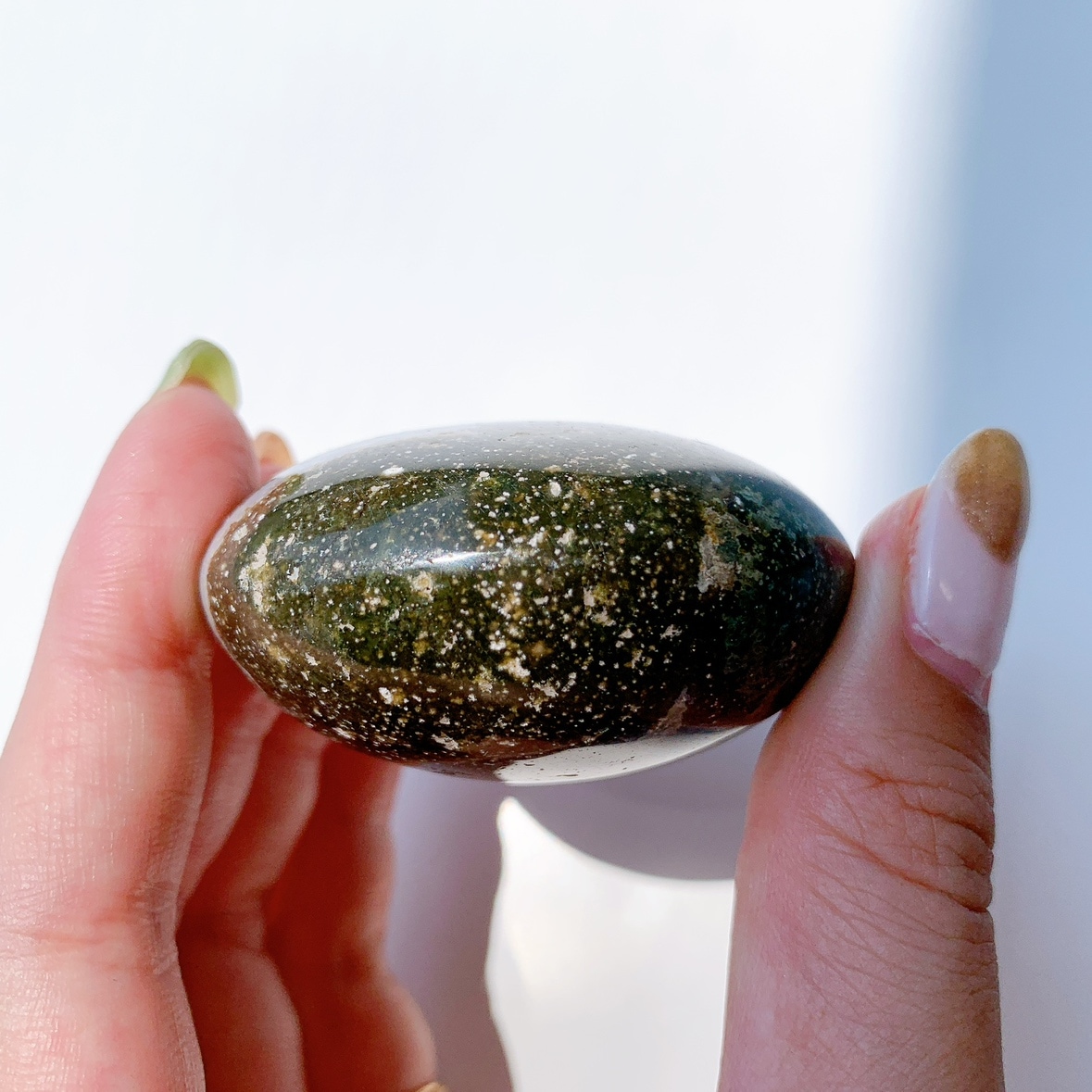 オーシャンジャスパー にぎり石