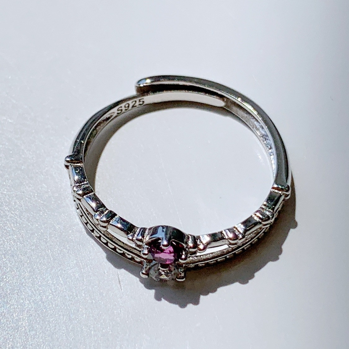 【超幻級!!】英国 ビンテージ 天然ロードライドガーネット リング 925 ロードライトガーネット リング / Rhodolite Garnet Ring