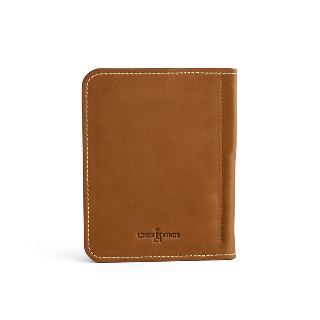 ボーケイ プレミアムレザー スコアカードホルダー タン　VOKEY 2024 BV WINGS DEBOSSED PREMIUM LEATHER SCORECARD HOLDER TAN 240003