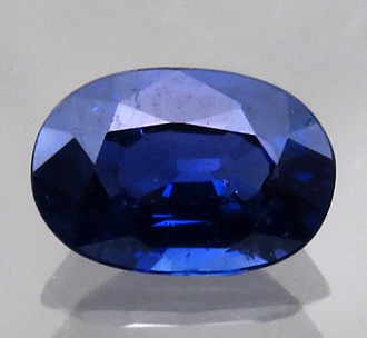 3700 ブルーサファイア ルース 0.92ct 短波で白、長波で真っ赤な蛍光