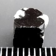 ӥӥ Bixbyite (Mn,Fe)2O3 ʪɸ 楿 ϲʪŸ 5346