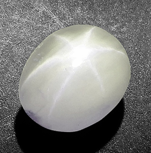 �롼�� �ۥ磻�ȥ��������ե����� 2.10ct ȾƩ�� ���Ƥʥ��������� ������ ��ϲ��ʪŸ���� 5616