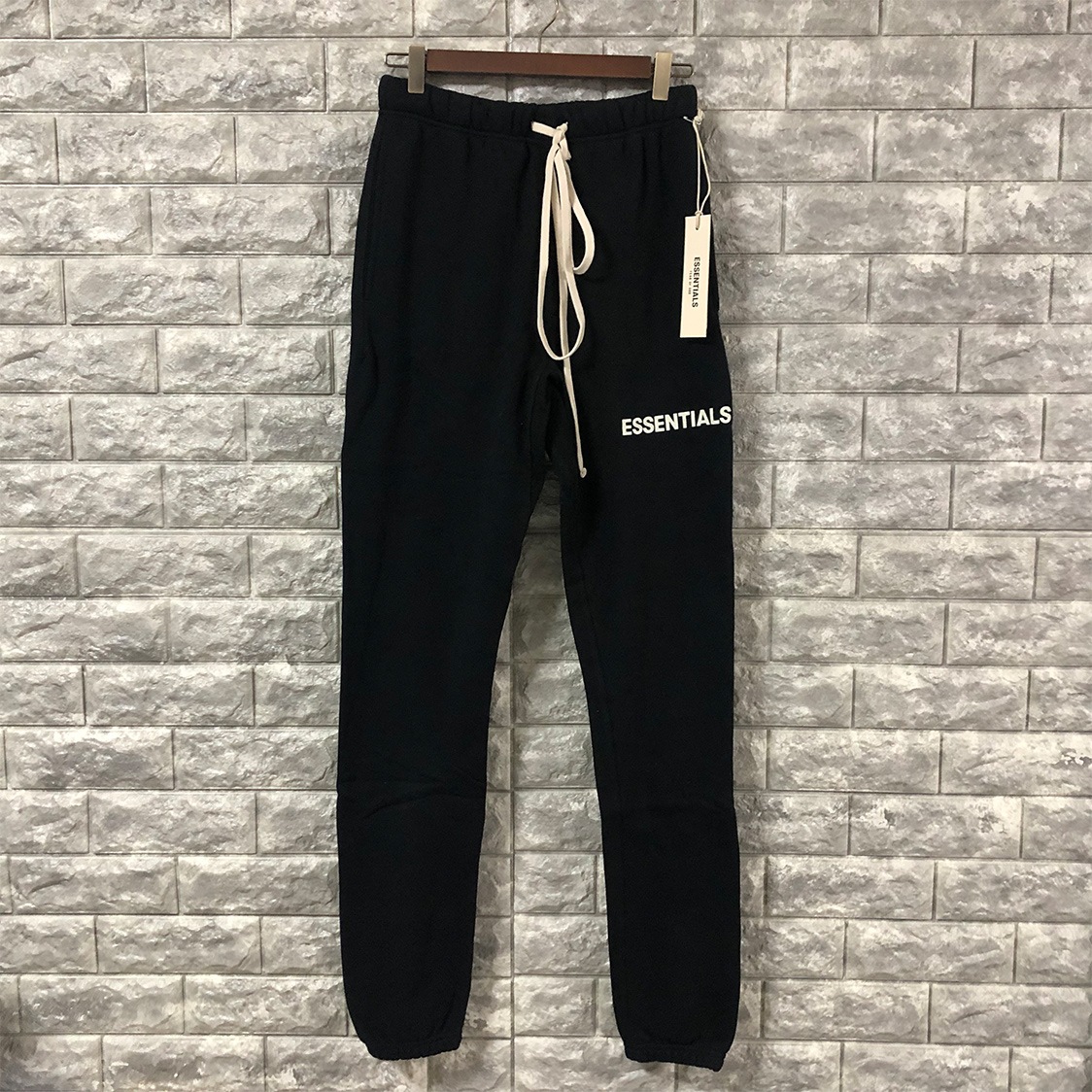 新品【XSサイズ】FOG Fear Of God Essentials フィアオブゴッド 【希望者のみラッピング無料】 fog essentials エフオージー エッセンシャルズ ブラック XS その他