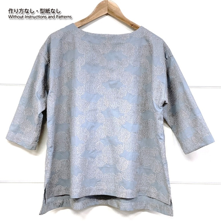 【20％OFF】応用2 刺しゅうのTシャツブラウス 大きなドット柄（作り方なし）2023年6月号参照