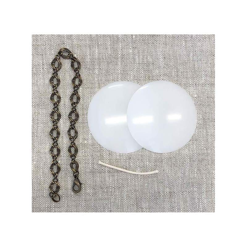 包みボタンのバックチャーム