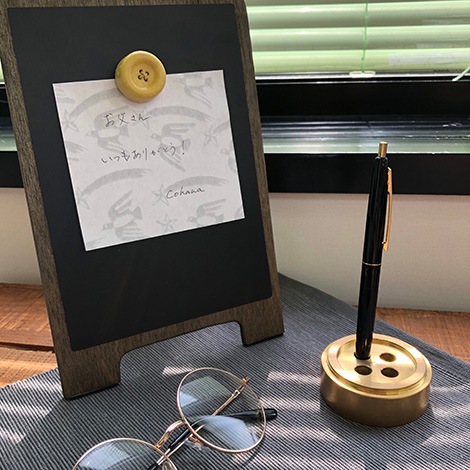 信楽焼のボタンマグネット