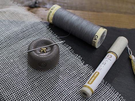 信楽焼のボタンマグネット