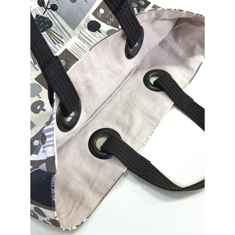 ハトメのトートバッグ