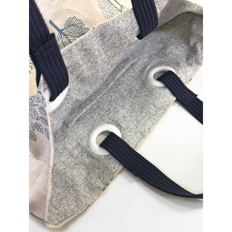 ハトメのトートバッグ